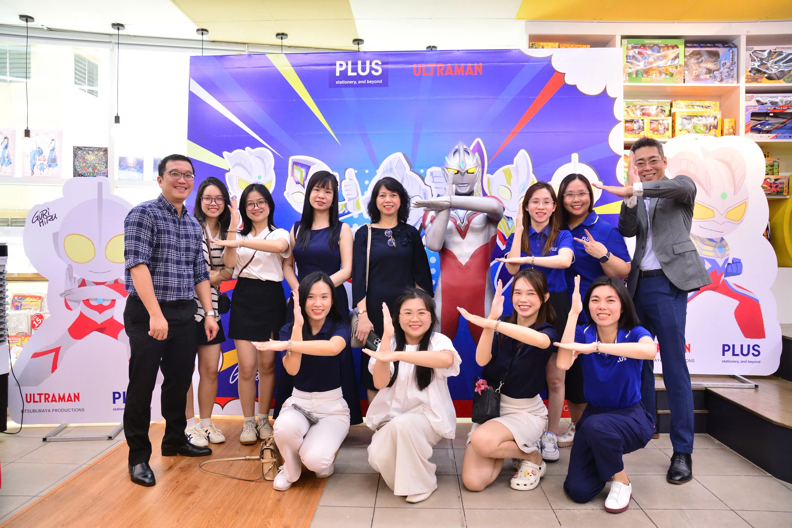 fahasa-ultraman-sieu-nhan