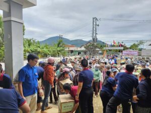 Fahasa cứu trợ đồng bào miền Trung