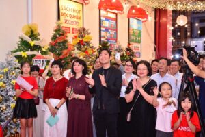 sự kiện giáng sinh năm mới fahasa