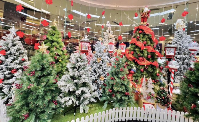 Cây thông Noel Fahasa