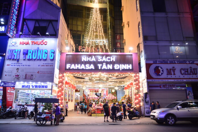 sự kiện giáng sinh năm mới fahasa
